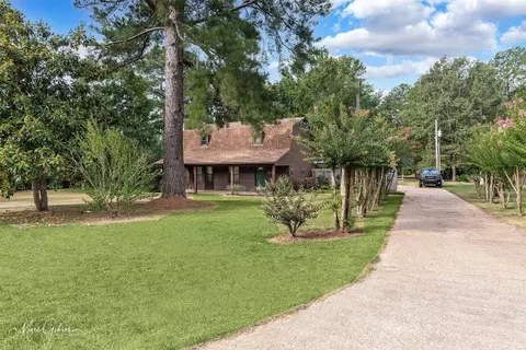 200 S Cloverleaf Dr, Haughton, LA 71037