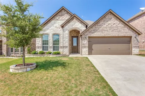316 Hudson Ct, Kennedale, TX 76060