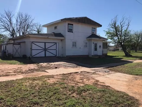 404 N Mckinley Ave, Rotan, TX 79546