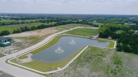 318 Whispering Way, Red Oak, TX 75154