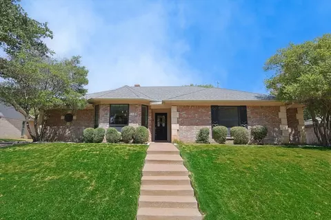 1129 Timber View Dr, Bedford, TX 76021