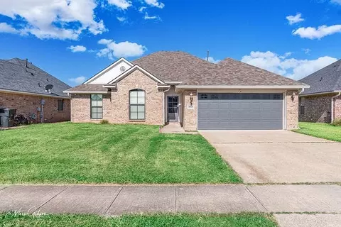 5024 General Polk Dr, Bossier City, LA 71112