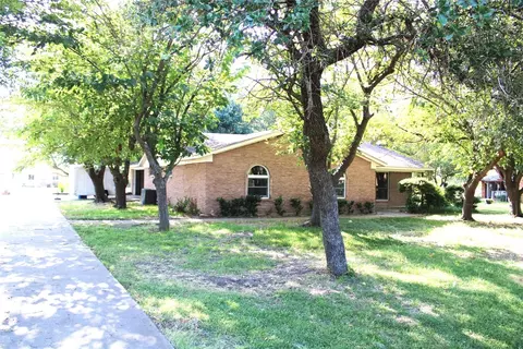 315 Cole Rd, Red Oak, TX 75154