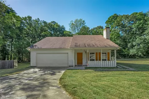 8227 Southdowns Dr, Shreveport, LA 71107