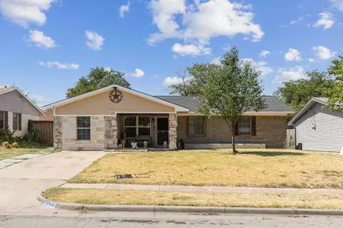 4623 Black Rock Dr, Dallas, TX 75211