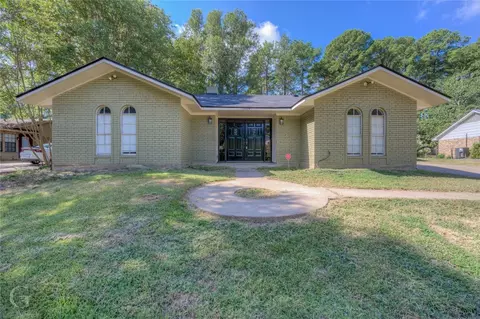 1019 Bridal Wreath Trl, Shreveport, LA 71118