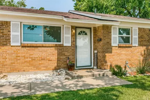 6713 Marilyn Ln, North Richland Hills, TX 76180