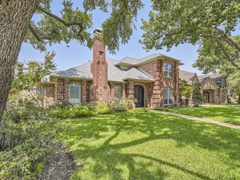 2303 Autumn Oaks Trl, Arlington, TX 76006
