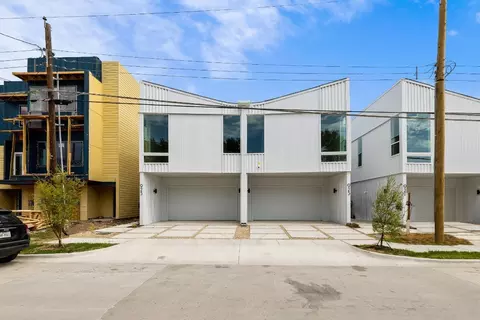 923 Bayonne, Dallas, TX 75212