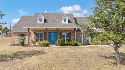 7250 Hunnington Dr, Sanger, TX 76266