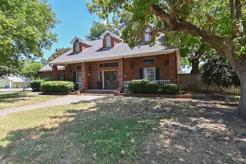 306 Burgett St, Forney, TX 75126