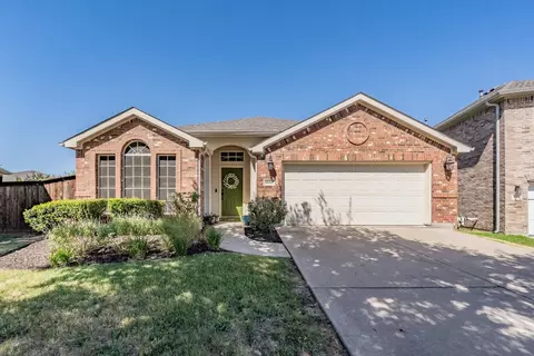 9044 Brook Hill Ln, Fort Worth, TX 76244