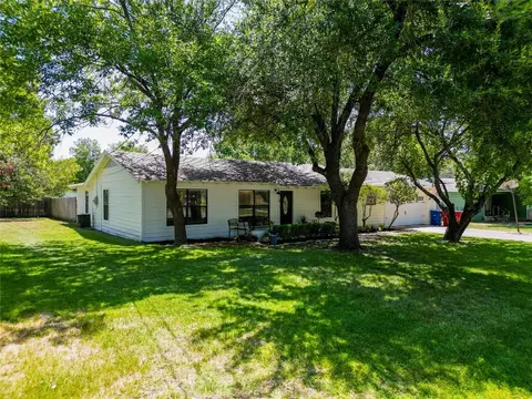 310 N Hamilton St, Farmersville, TX 75442