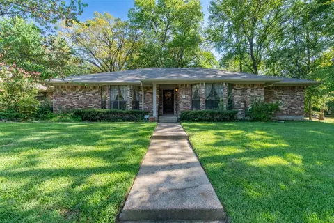 11 Morgan Ln, Greenville, TX 75402