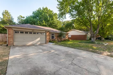 657 Clover Ln, Keller, TX 76248