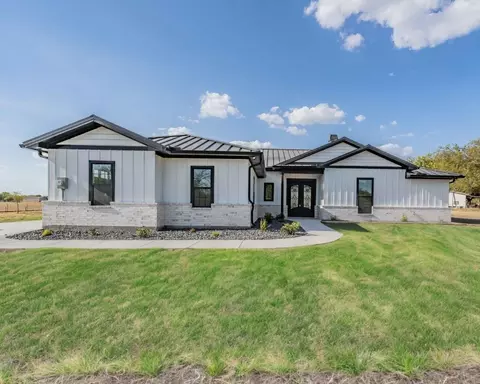 3812 Deann Ln, Joshua, TX 76058