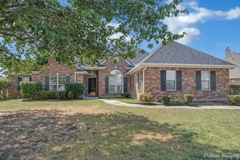 2425 Churchill Dr, Bossier City, LA 71111