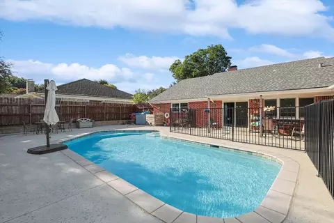 6401 Poco Ct, Fort Worth, TX 76133