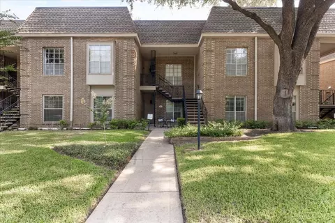 4424 Harlanwood Dr #102, Fort Worth, TX 76109
