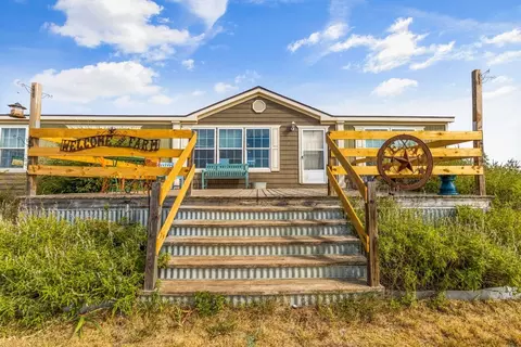 5832 Woodard Ave, Cleburne, TX 76033