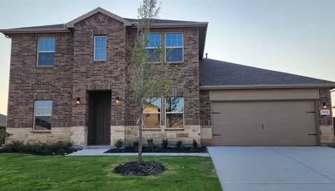 1313 Elmwood Dr, Cedar Hill, TX 75104