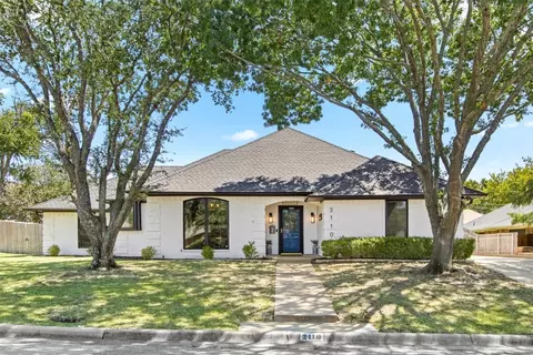 2110 Joni Cir, Sherman, TX 75092