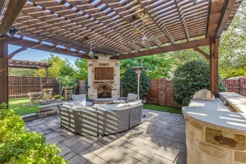 2216 W Dutch Dr, Richardson, TX 75080