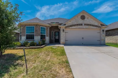 2524 Summer Trail Dr, Denton, TX 76209