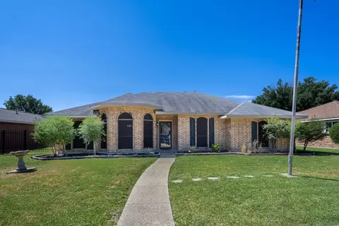 3506 Christopher Dr, Rowlett, TX 75088