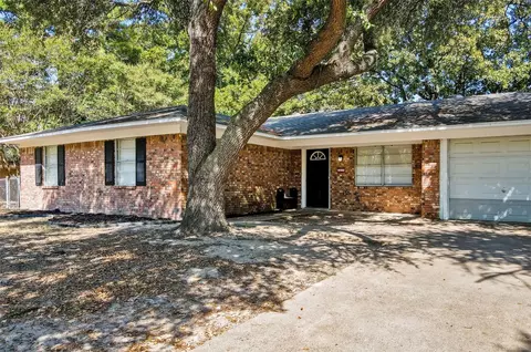 377 Nichols Dr, Canton, TX 75103