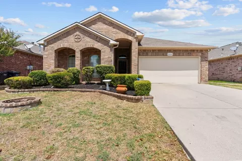 5516 Grayson Ridge Dr, Fort Worth, TX 76179