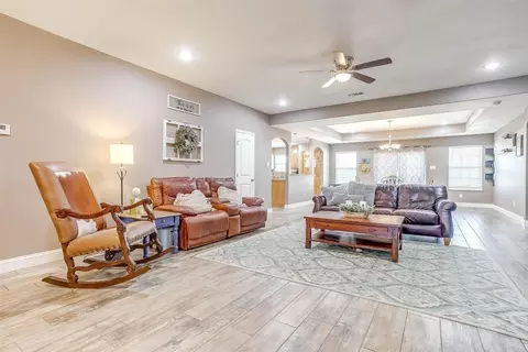 11713 Frazier Ln, Crowley, TX 76036