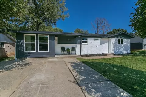 1911 Alan A Dale Rd, Arlington, TX 76013