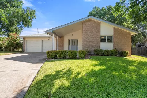 1911 Cottonwood St, Arlington, TX 76014