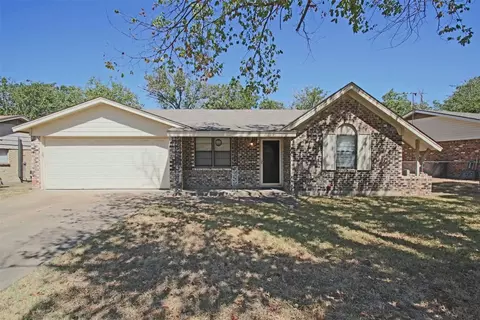 1412 Roberts Ave, Cleburne, TX 76033