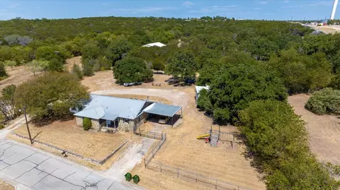 306 Litigation St, Glen Rose, TX 76043 photo 4