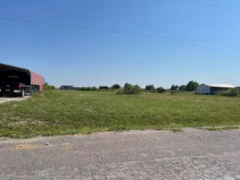 276 Winding River Cir, Farmersville, TX 75442