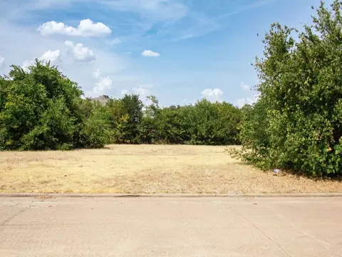 904 Michael Ann Dr, Garland, TX 75042