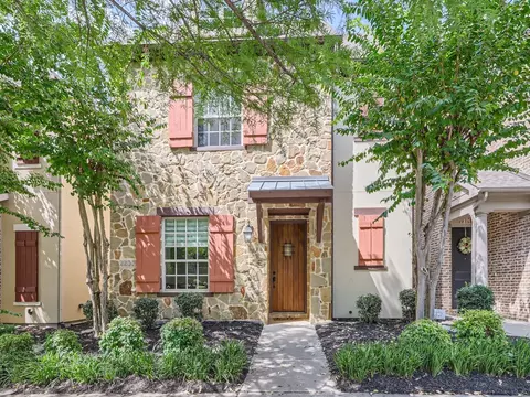 2233 Longwood Dr, Carrollton, TX 75010