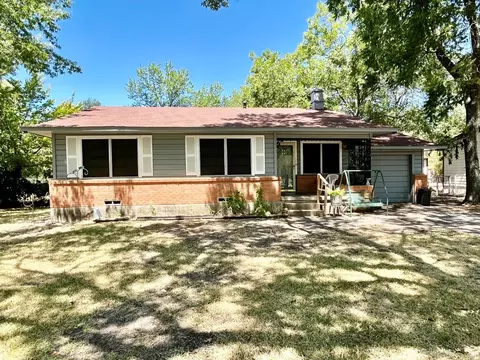 105 Leighton Dr, Terrell, TX 75160