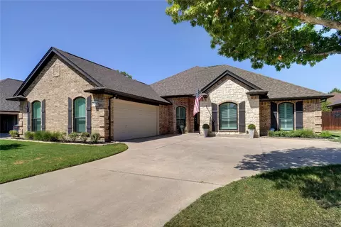 7029 Ridge Crest Dr, North Richland Hills, TX 76182