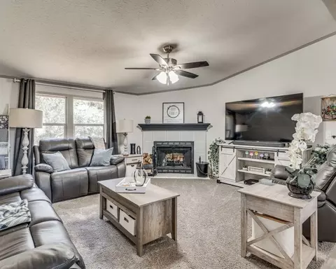 4216 Renfro Ct, Alvarado, TX 76009