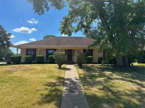 5514 Golden Meadows Dr, Bossier City, LA 71112