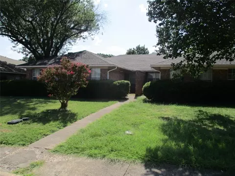 1439 Pinnacle Peak Dr, Desoto, TX 75115