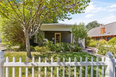 3720 Crestline Rd, Fort Worth, TX 76107