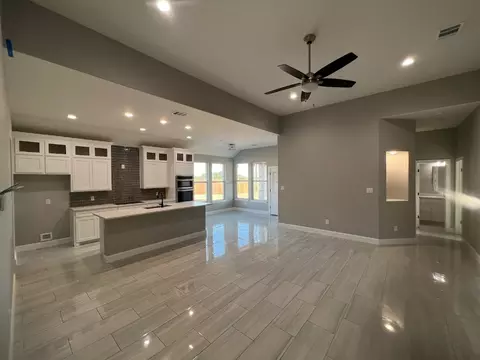 2206 Briarwood Dr, Bridgeport, TX 76426