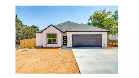 2211 Angelina St, Granbury, TX 76048
