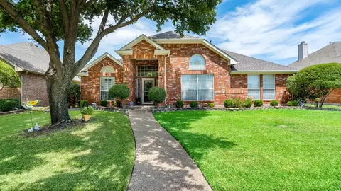 1718 Creek Valley Rd, Mesquite, TX 75181