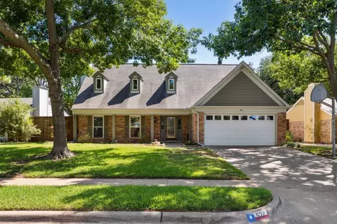 527 Chasewood Dr, Grapevine, TX 76051
