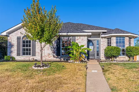 238 Birchwood Ln, Cedar Hill, TX 75104